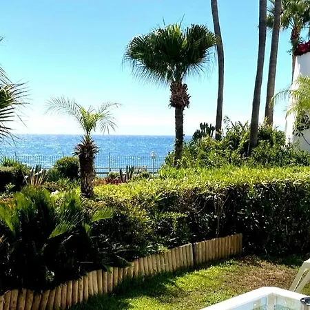 Apartment Flat With Garden On The First Line Of The Sea In Puerto Banus