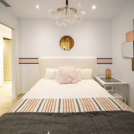 Flat With Garden On The First Line Of The Sea In Puerto Banus