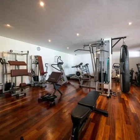 Flat With Garden On The First Line Of The Sea In Puerto Banus Apartment