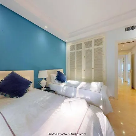 Apartment Flat With Garden On The First Line Of The Sea In Puerto Banus