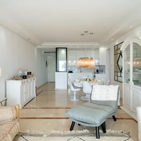 Flat With Garden On The First Line Of The Sea In Puerto Banus Apartment *