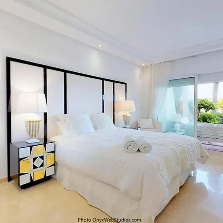 Apartment Flat With Garden On The First Line Of The Sea In Puerto Banus Marbella