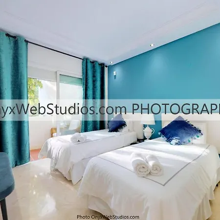 Apartment Flat With Garden On The First Line Of The Sea In Puerto Banus *