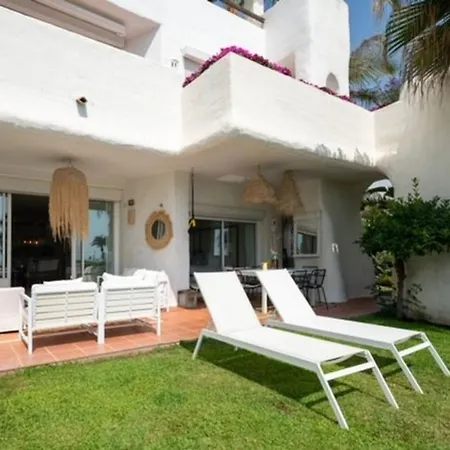 Apartment Flat With Garden On The First Line Of The Sea In Puerto Banus