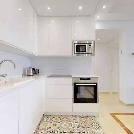Flat With Garden On The First Line Of The Sea In Puerto Banus Apartment *