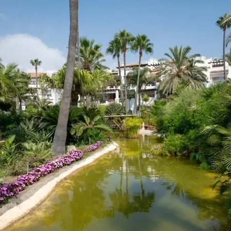 Apartment Flat With Garden On The First Line Of The Sea In Puerto Banus *